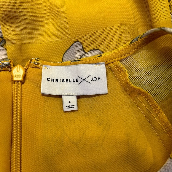 Chriselle X JOA Revive Floral Tiered Sleeve Dress, size large. - Picture 5 of 5